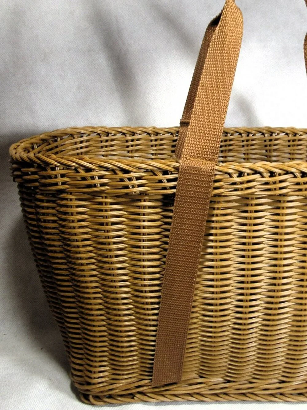 WOVEN BASKET TOTE, 15